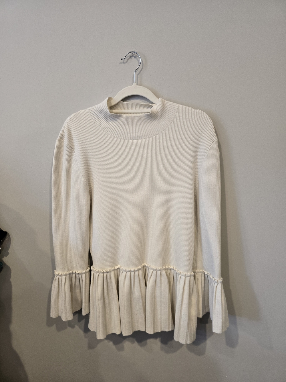 Ted Baker Off-White Ribbed Knit Top